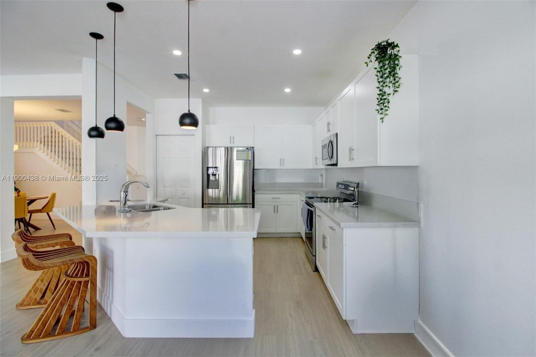 Active With Contract: $815,000 (4 beds, 3 baths, 2654 Square Feet)