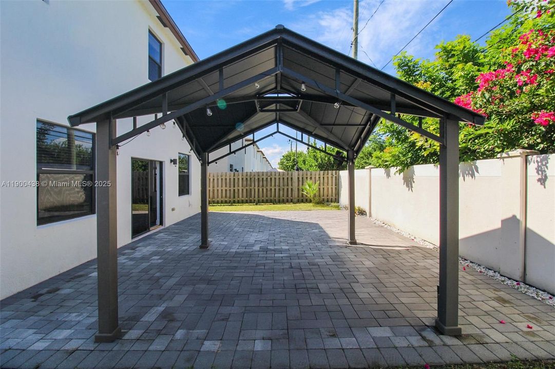 Active With Contract: $815,000 (4 beds, 3 baths, 2654 Square Feet)