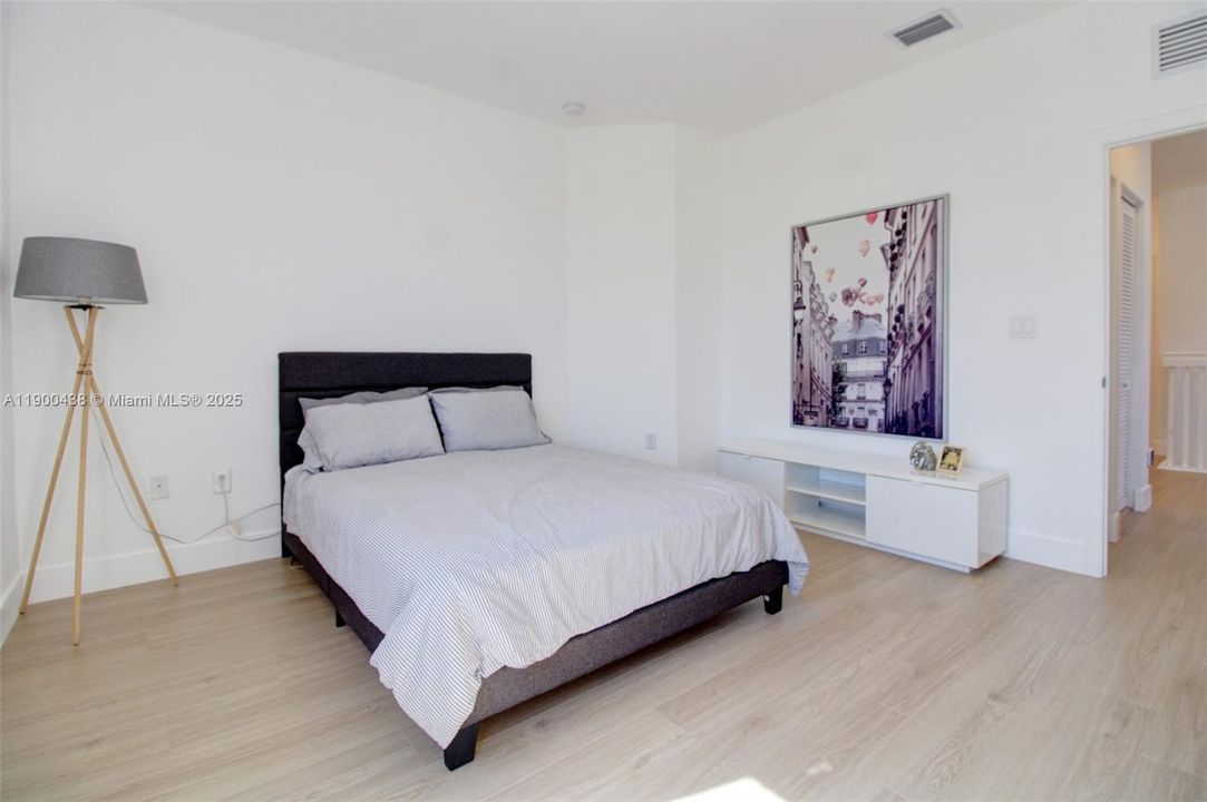 Active With Contract: $815,000 (4 beds, 3 baths, 2654 Square Feet)