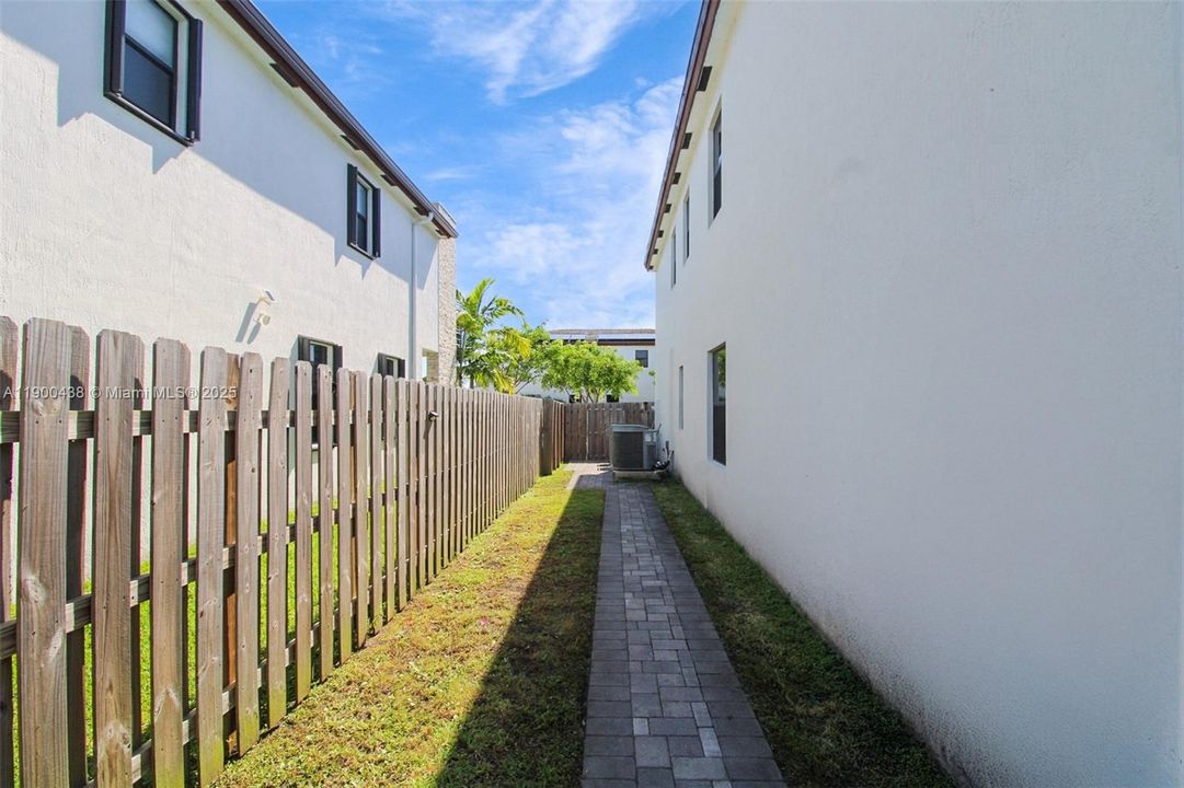 Active With Contract: $815,000 (4 beds, 3 baths, 2654 Square Feet)