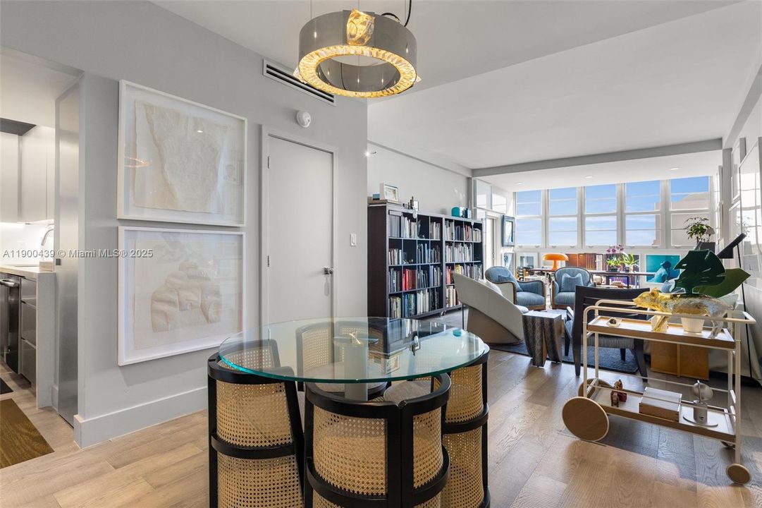 Под контрактом: $465,000 (1 спален, 1 ванн, 900 Квадратных фут)