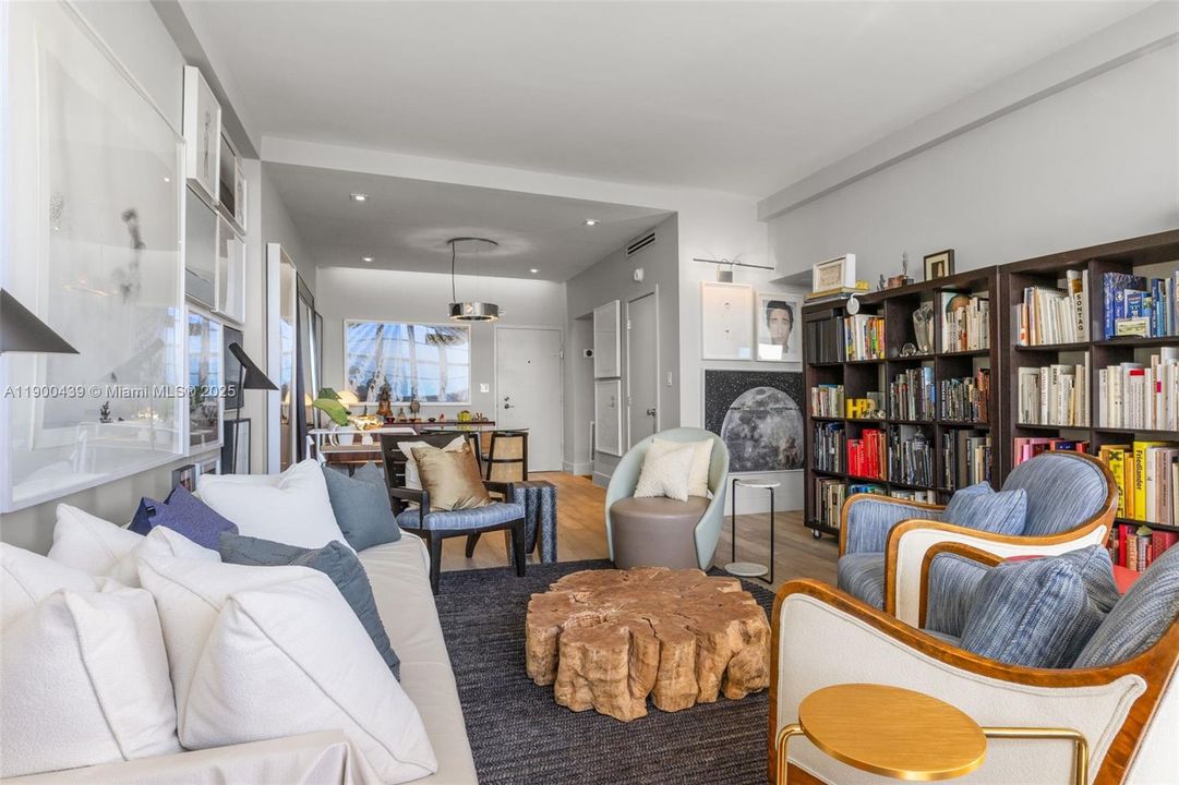 Под контрактом: $465,000 (1 спален, 1 ванн, 900 Квадратных фут)