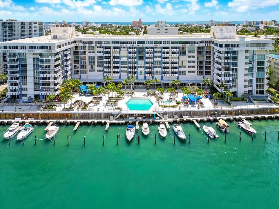 Под контрактом: $465,000 (1 спален, 1 ванн, 900 Квадратных фут)