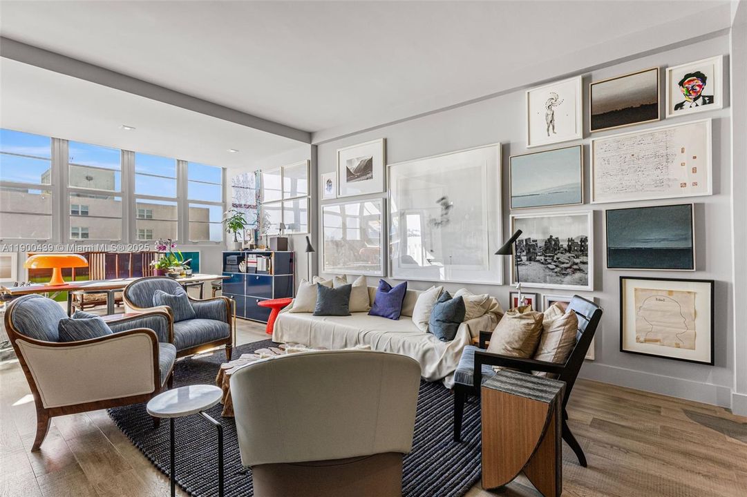 Под контрактом: $465,000 (1 спален, 1 ванн, 900 Квадратных фут)