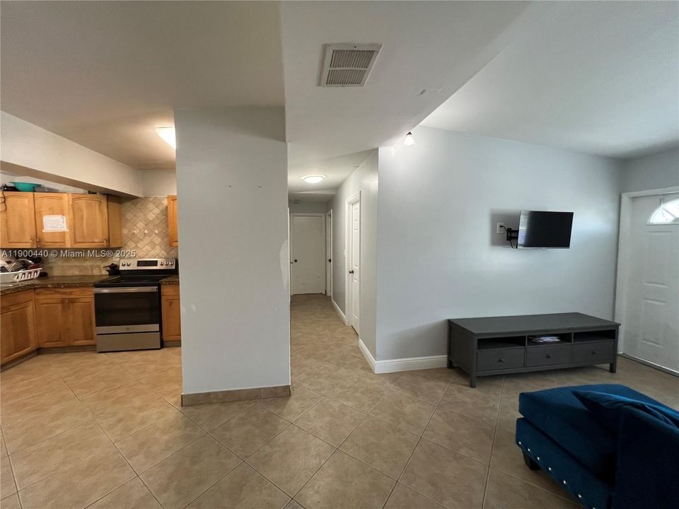 En Venta: $549,900 (7 camas, 3 baños, 1675 Pies cuadrados)