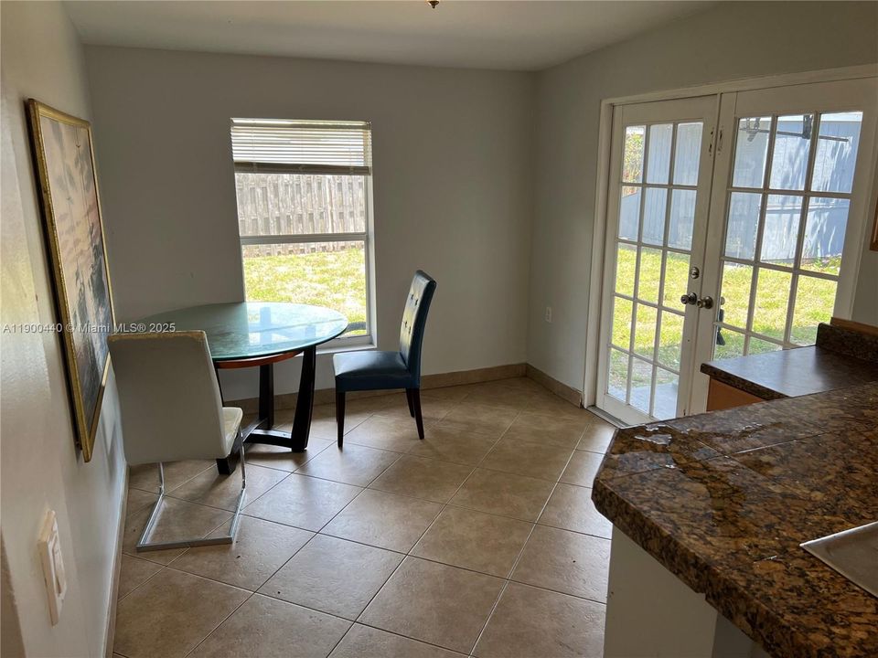 En Venta: $549,900 (7 camas, 3 baños, 1675 Pies cuadrados)