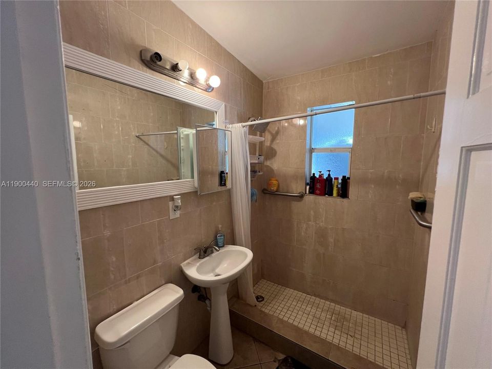For Sale: $538,900 (7 beds, 3 baths, 1675 Square Feet)