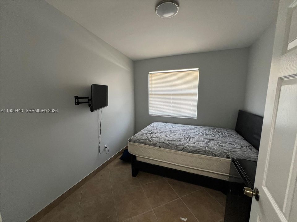 For Sale: $538,900 (7 beds, 3 baths, 1675 Square Feet)