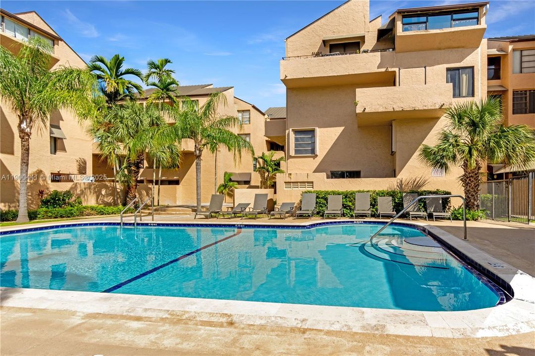 For Rent: $2,300 (3 beds, 2 baths, 1190 Square Feet)