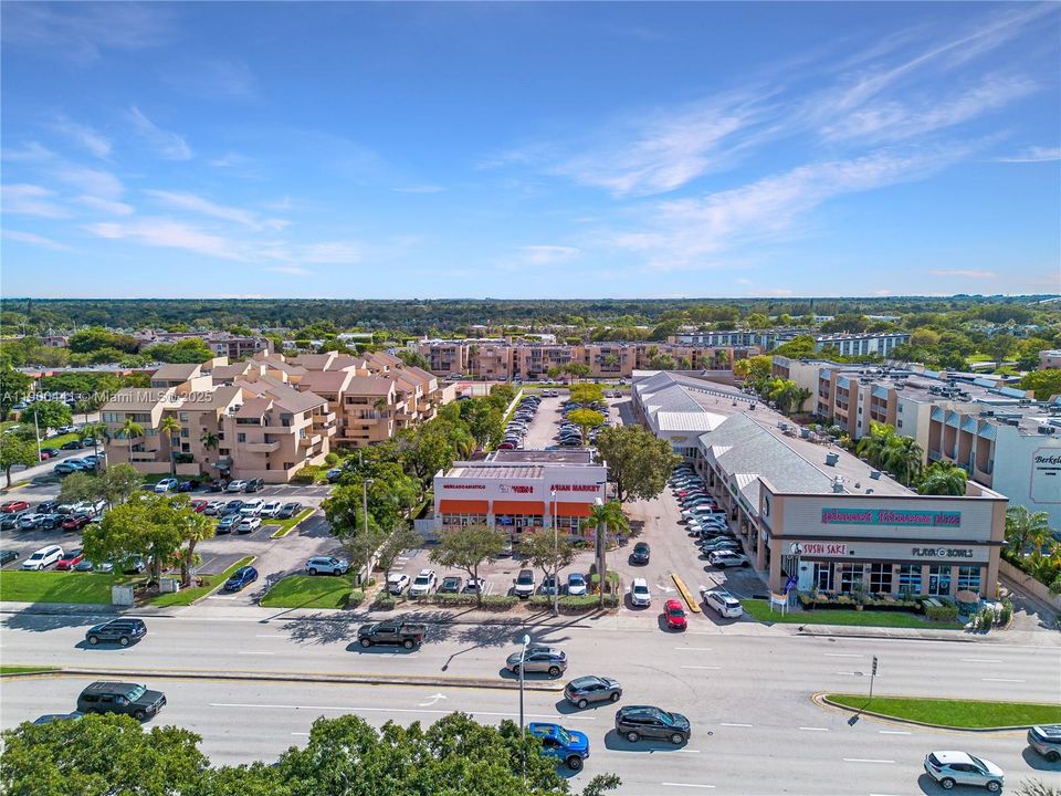 For Rent: $2,300 (3 beds, 2 baths, 1190 Square Feet)