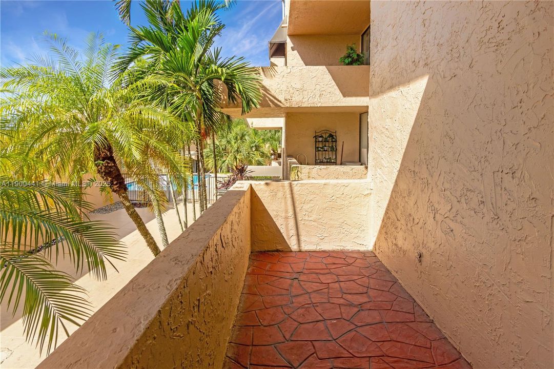 For Rent: $2,300 (3 beds, 2 baths, 1190 Square Feet)