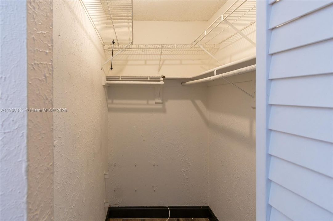 For Rent: $2,300 (3 beds, 2 baths, 1190 Square Feet)