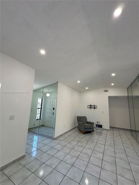 For Rent: $3,200 (3 beds, 2 baths, 1453 Square Feet)