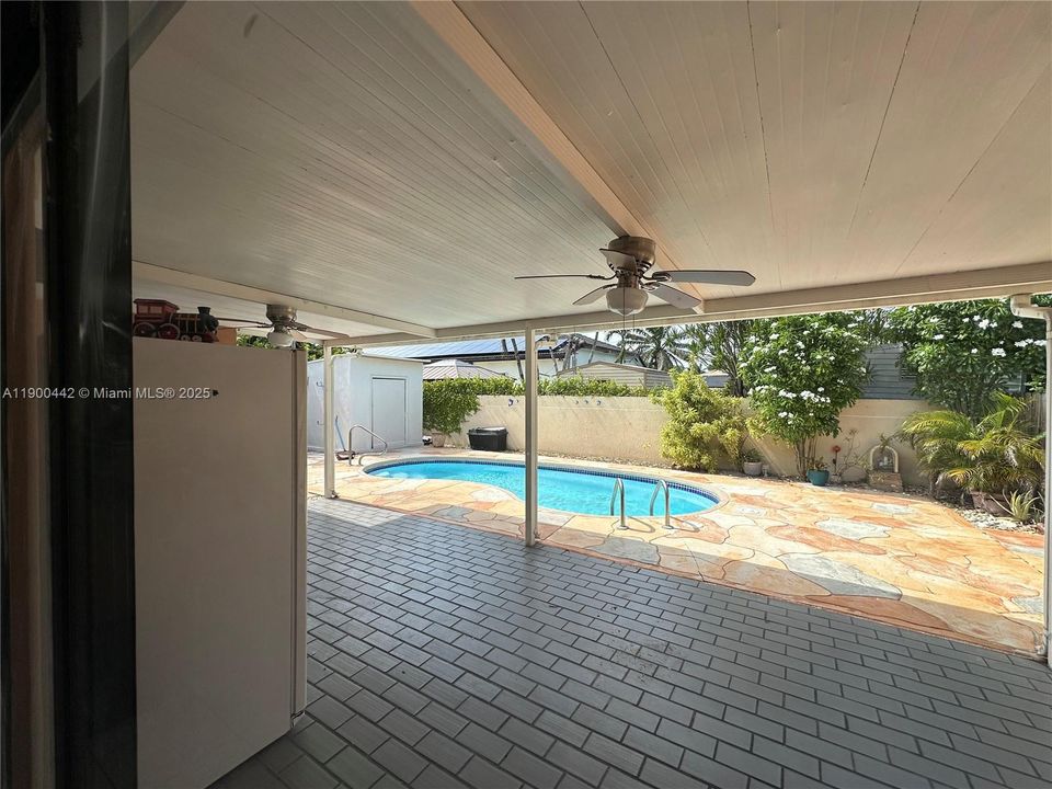 For Rent: $3,200 (3 beds, 2 baths, 1453 Square Feet)