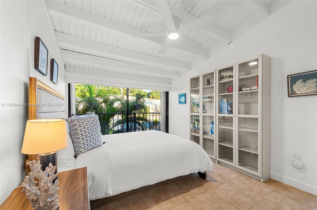 En Venta: $549,900 (2 camas, 2 baños, 1365 Pies cuadrados)