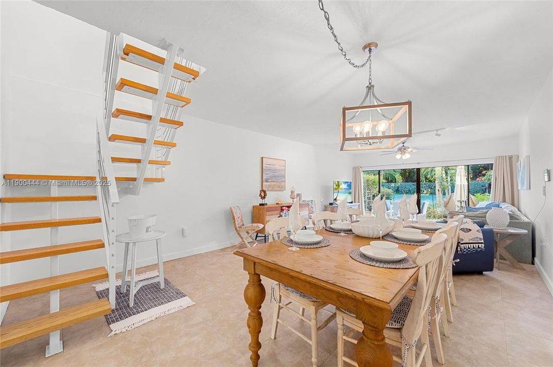 En Venta: $549,900 (2 camas, 2 baños, 1365 Pies cuadrados)