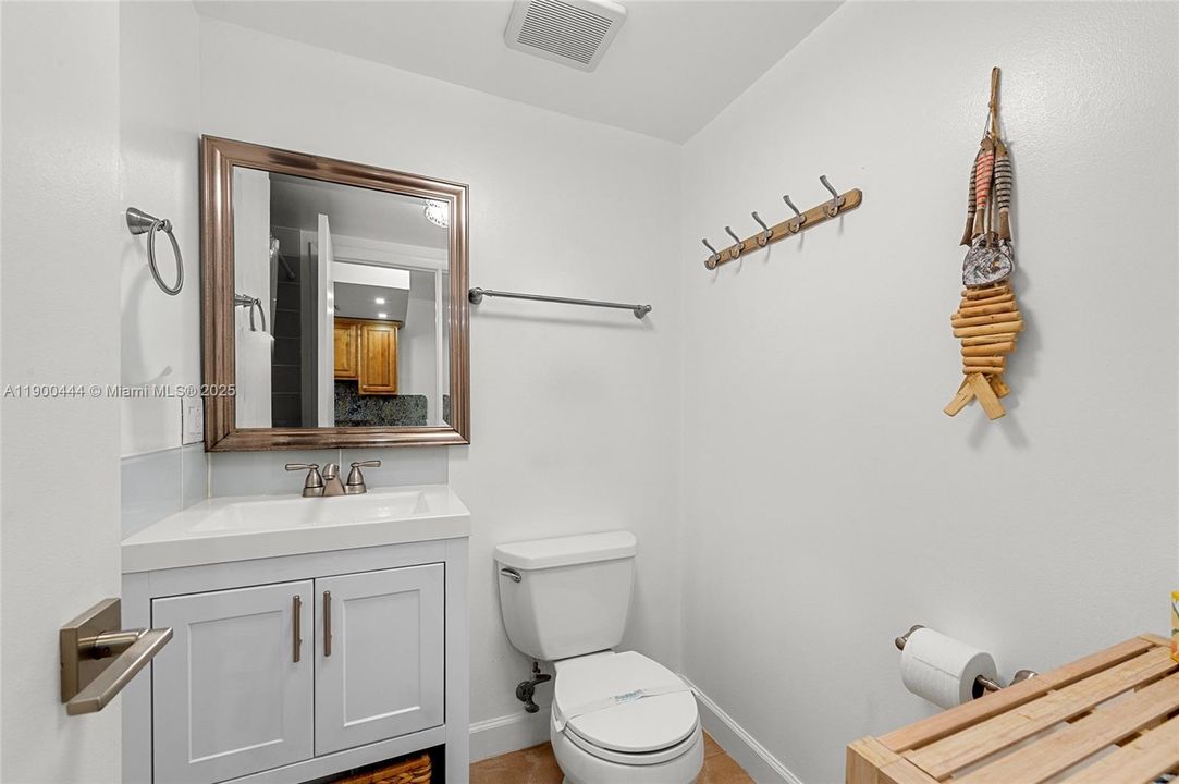 En Venta: $549,900 (2 camas, 2 baños, 1365 Pies cuadrados)