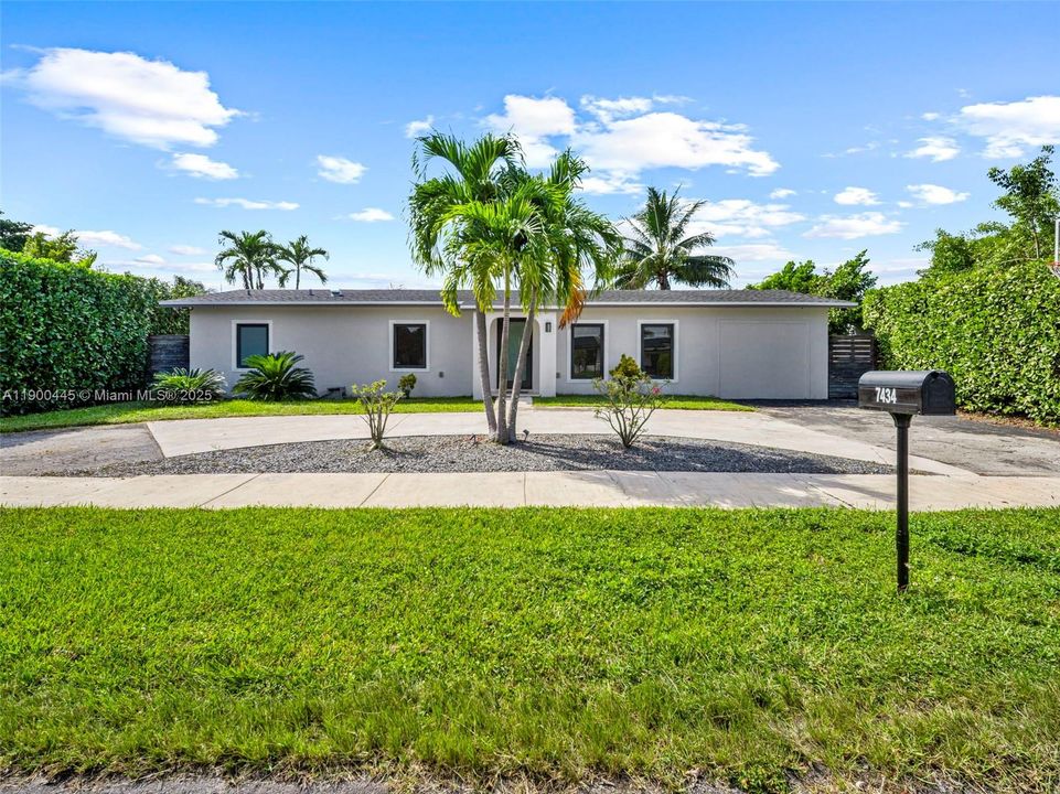 Recently Rented: $4,200 (4 beds, 3 baths, 1975 Square Feet)