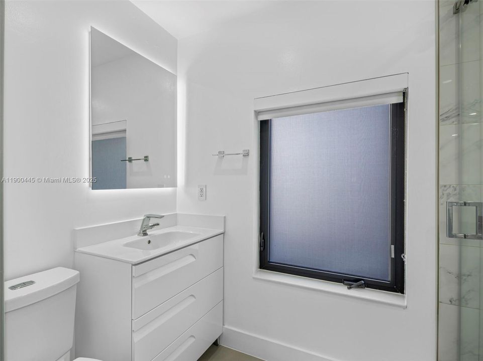 Recently Rented: $4,200 (4 beds, 3 baths, 1975 Square Feet)