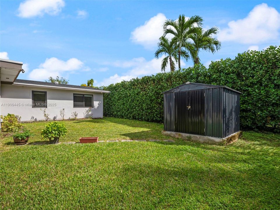 Recently Rented: $4,200 (4 beds, 3 baths, 1975 Square Feet)