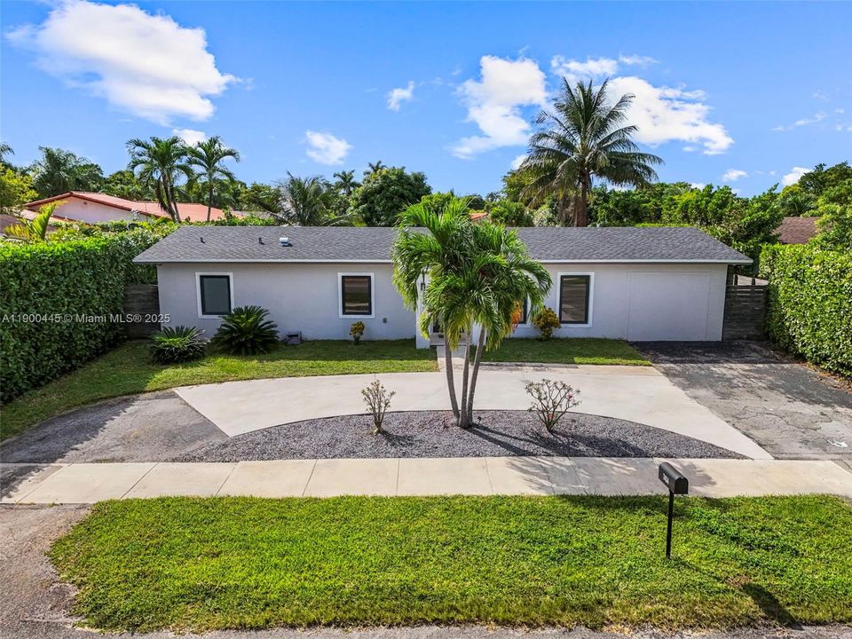 Recently Rented: $4,200 (4 beds, 3 baths, 1975 Square Feet)