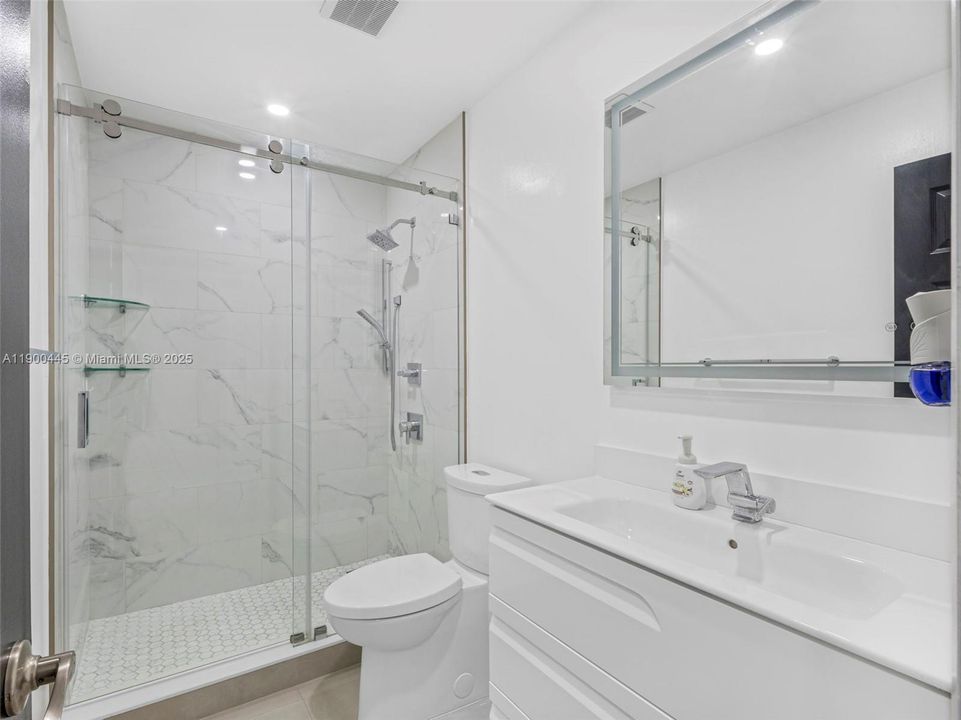 Recently Rented: $4,200 (4 beds, 3 baths, 1975 Square Feet)