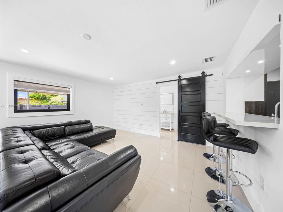 Recently Rented: $4,200 (4 beds, 3 baths, 1975 Square Feet)