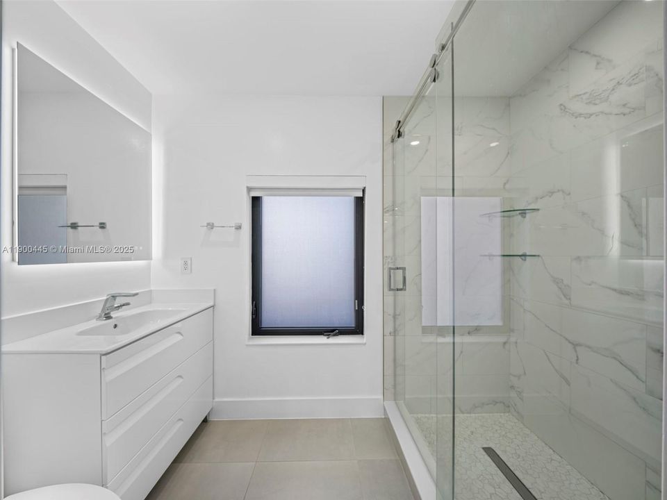 Recently Rented: $4,200 (4 beds, 3 baths, 1975 Square Feet)