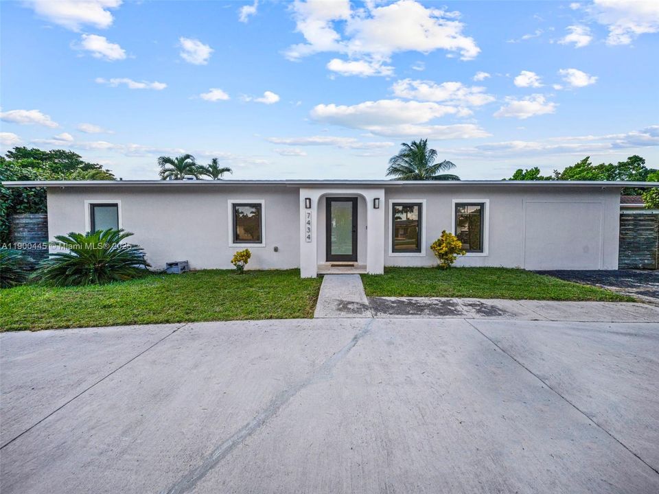 Recently Rented: $4,200 (4 beds, 3 baths, 1975 Square Feet)