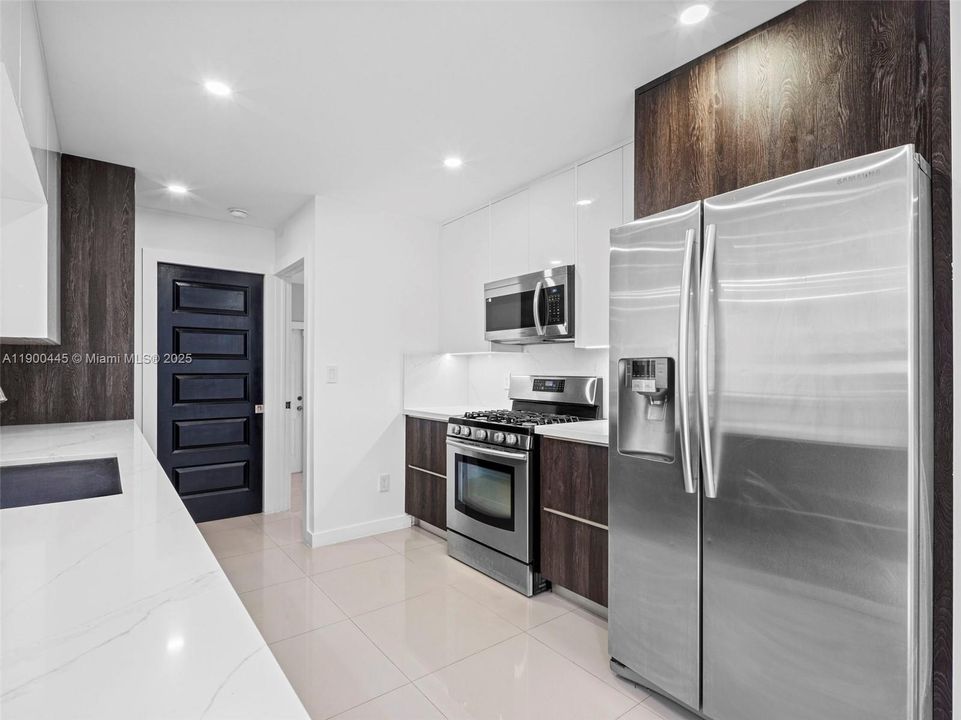 Recently Rented: $4,200 (4 beds, 3 baths, 1975 Square Feet)