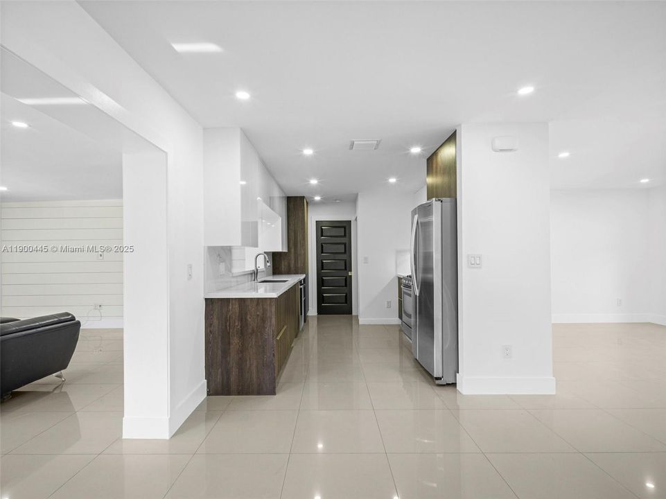 Recently Rented: $4,200 (4 beds, 3 baths, 1975 Square Feet)