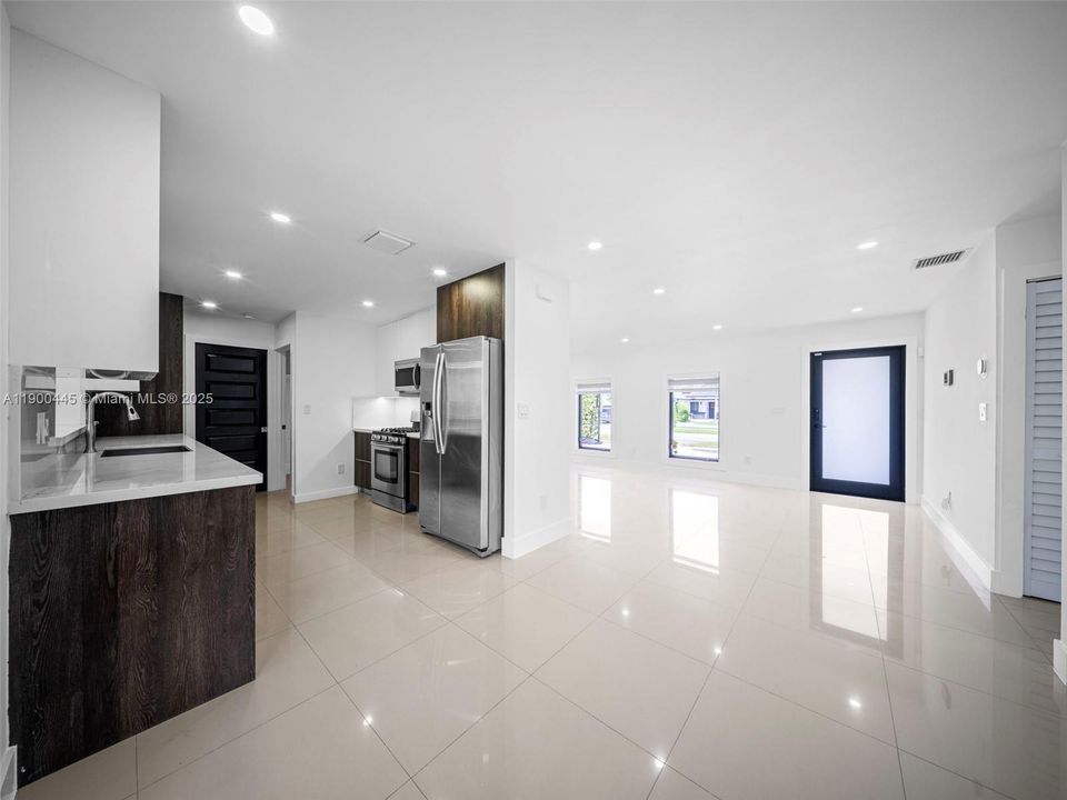 Recently Rented: $4,200 (4 beds, 3 baths, 1975 Square Feet)