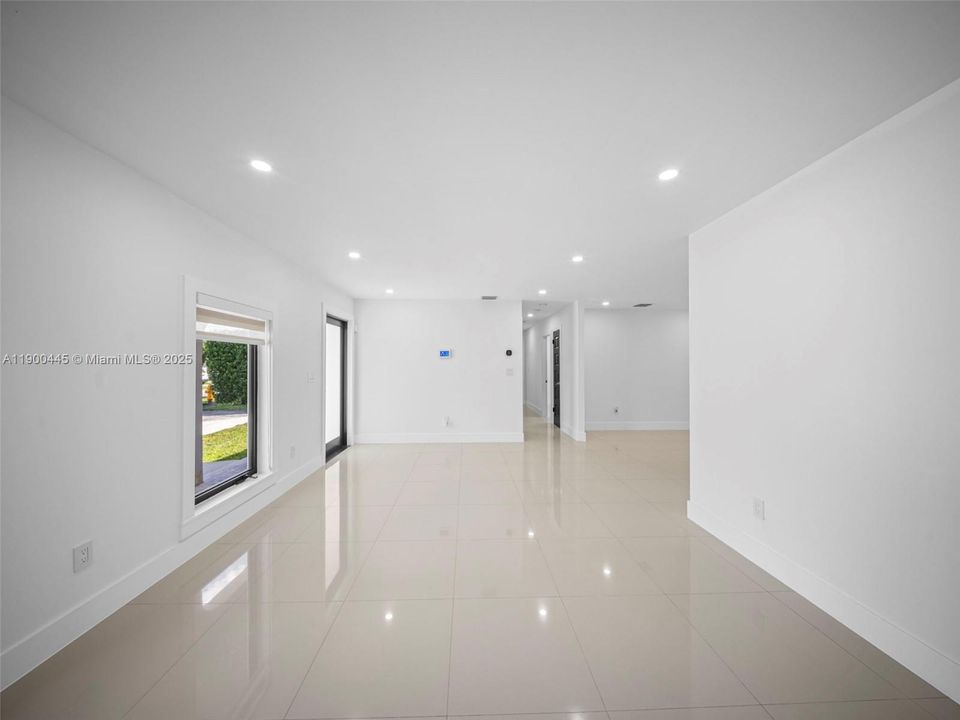 Recently Rented: $4,200 (4 beds, 3 baths, 1975 Square Feet)