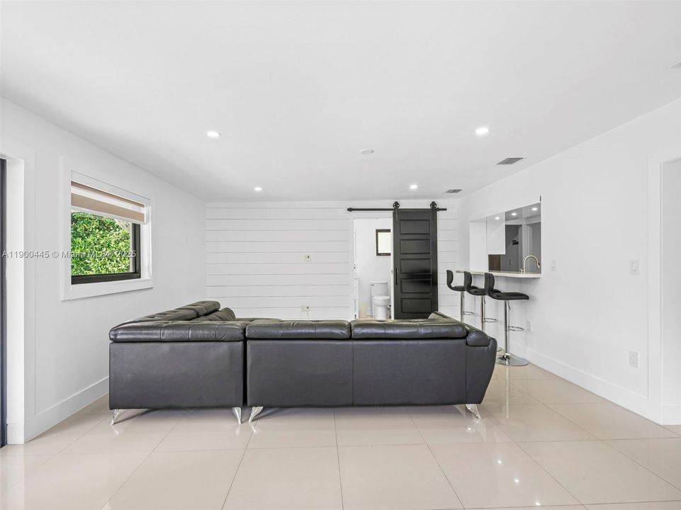 Recently Rented: $4,200 (4 beds, 3 baths, 1975 Square Feet)