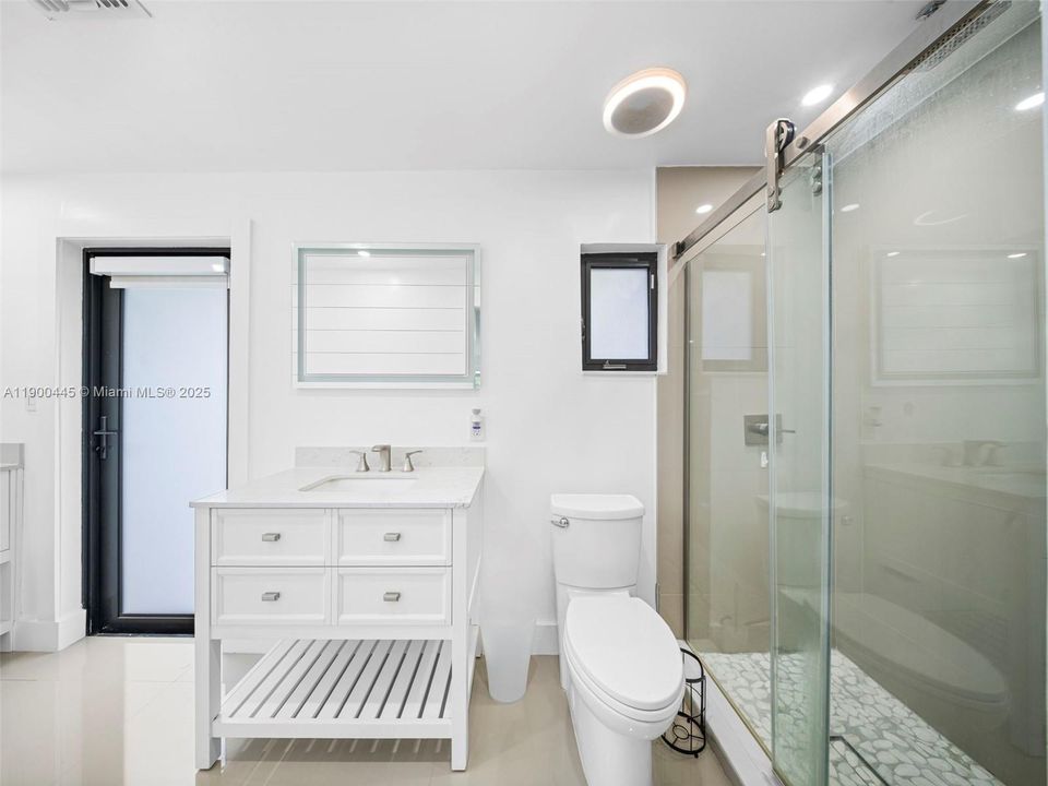 Recently Rented: $4,200 (4 beds, 3 baths, 1975 Square Feet)