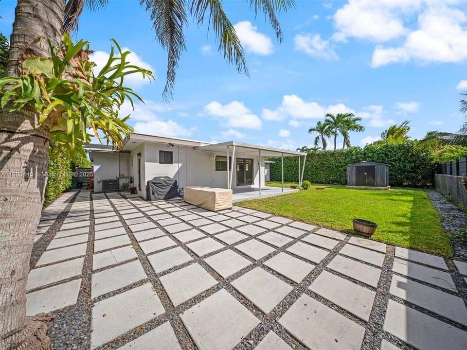 Recently Rented: $4,200 (4 beds, 3 baths, 1975 Square Feet)