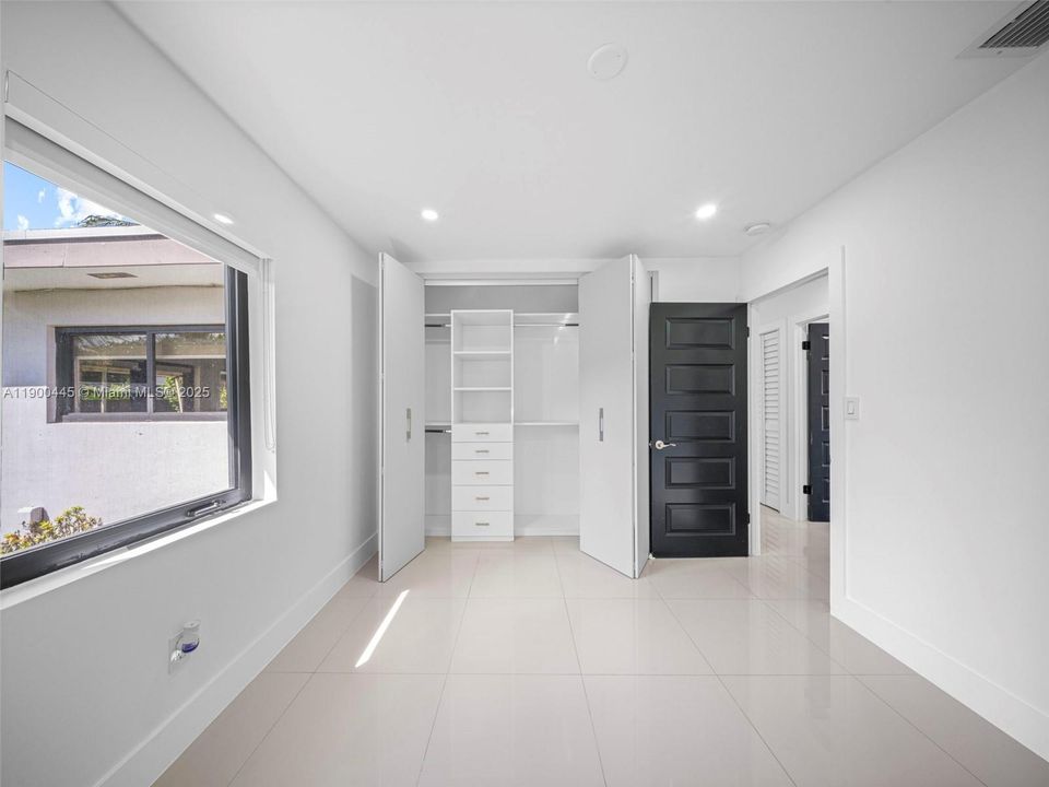 Recently Rented: $4,200 (4 beds, 3 baths, 1975 Square Feet)