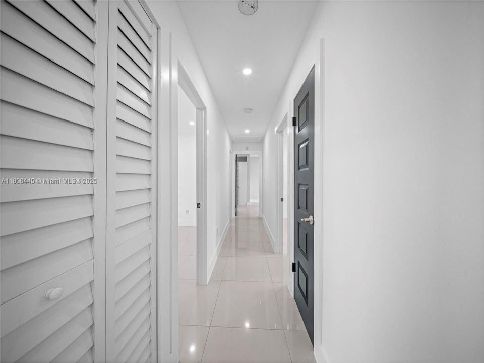 Recently Rented: $4,200 (4 beds, 3 baths, 1975 Square Feet)