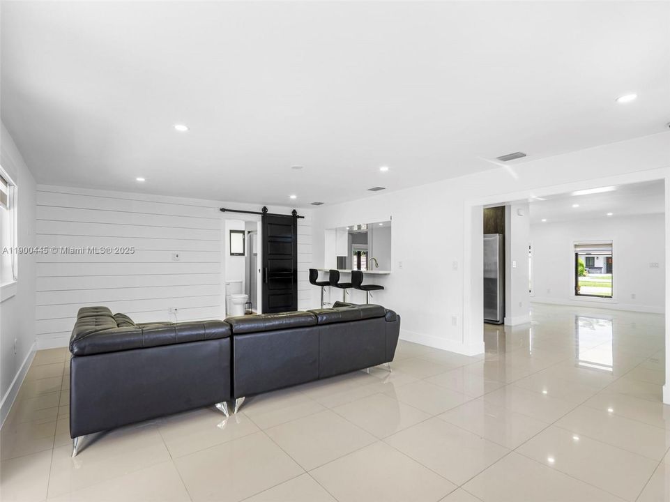 Recently Rented: $4,200 (4 beds, 3 baths, 1975 Square Feet)