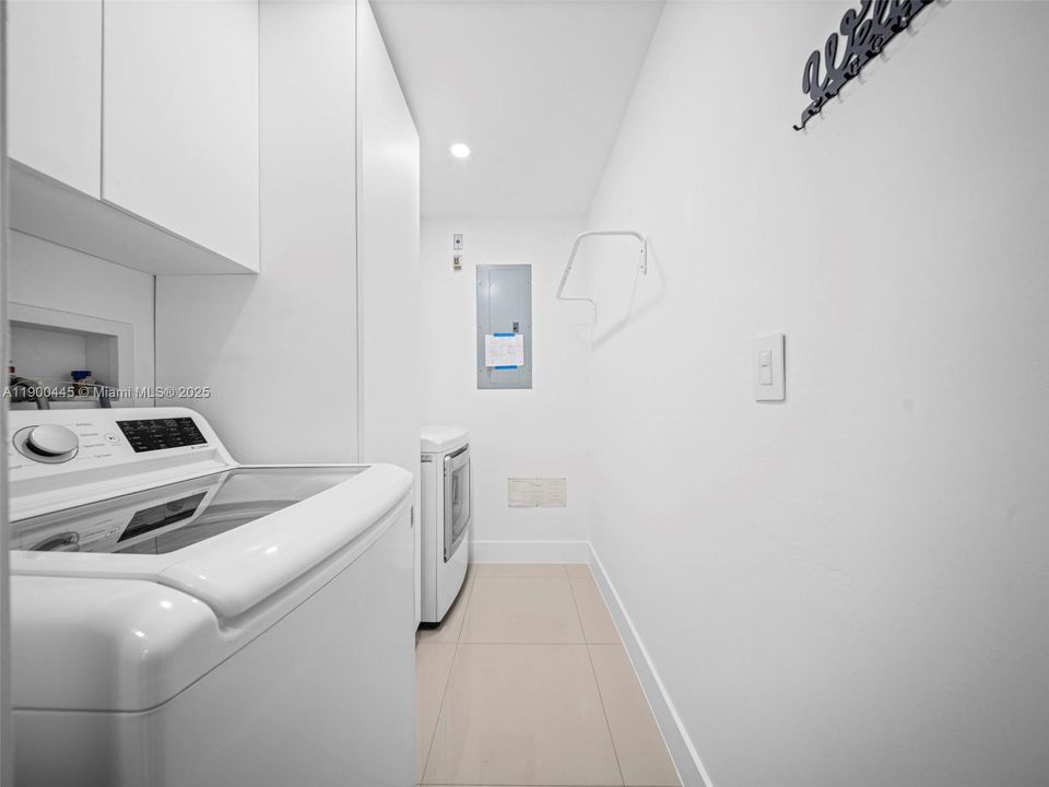 Recently Rented: $4,200 (4 beds, 3 baths, 1975 Square Feet)