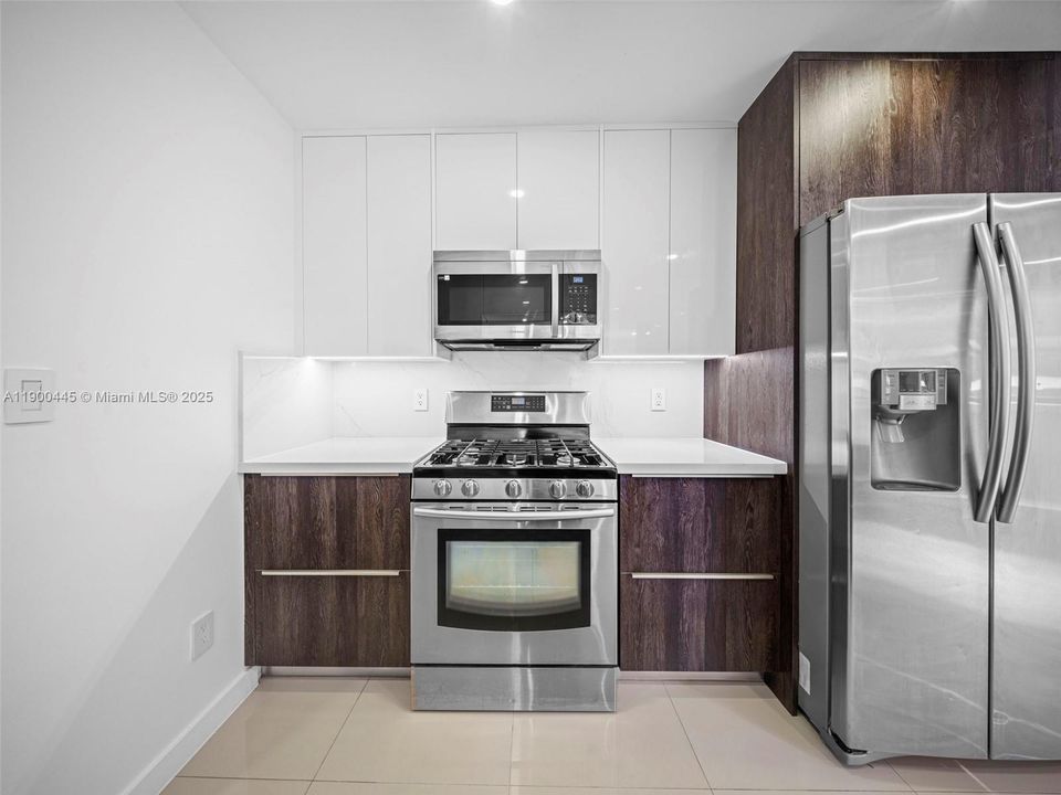 Recently Rented: $4,200 (4 beds, 3 baths, 1975 Square Feet)