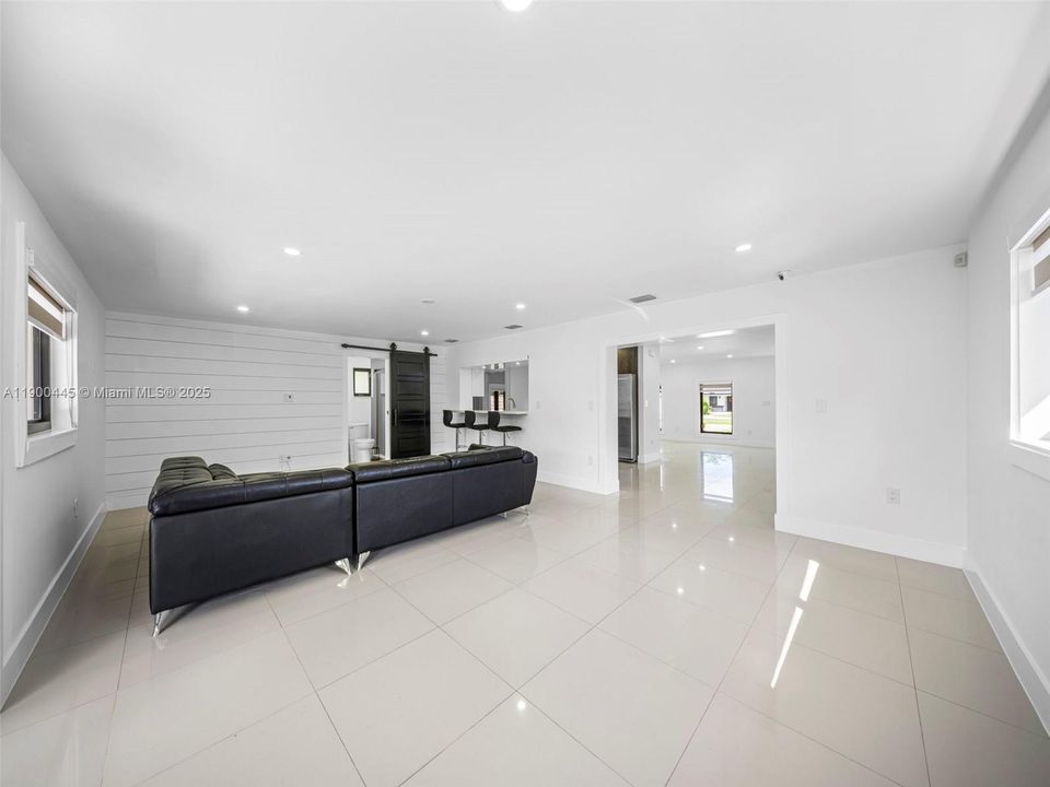 Recently Rented: $4,200 (4 beds, 3 baths, 1975 Square Feet)