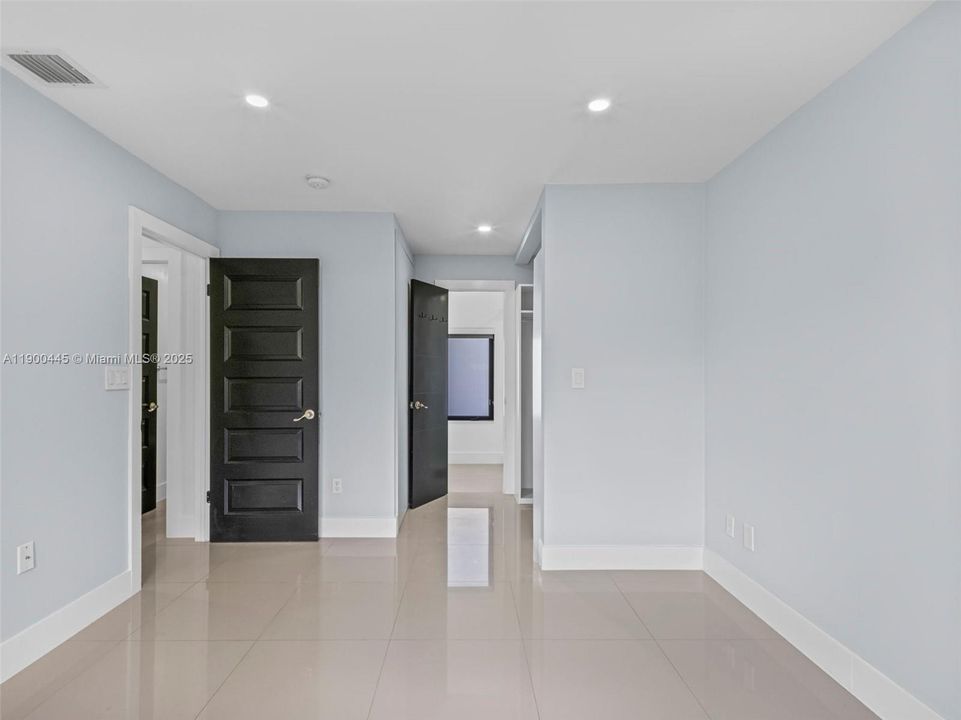 Recently Rented: $4,200 (4 beds, 3 baths, 1975 Square Feet)