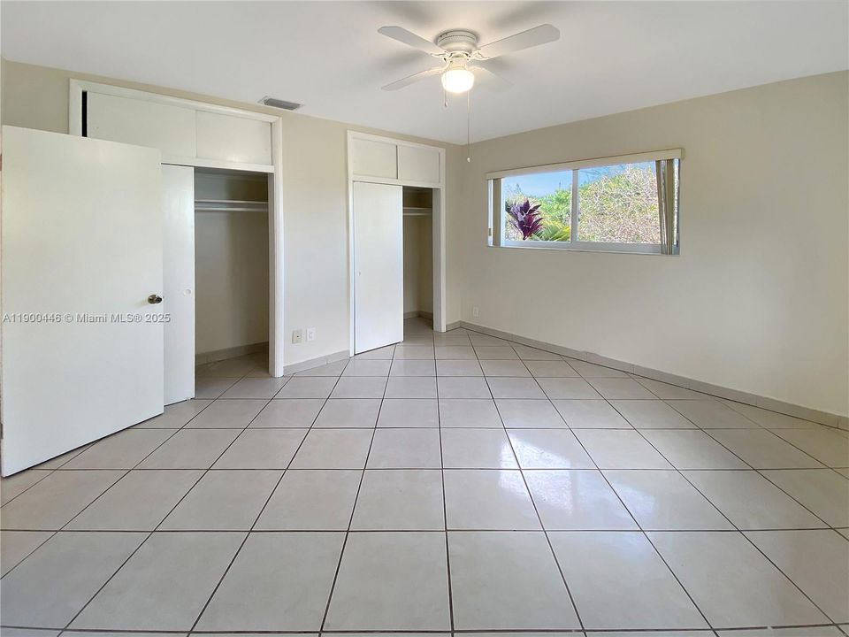 For Rent: $3,500 (3 beds, 2 baths, 1560 Square Feet)