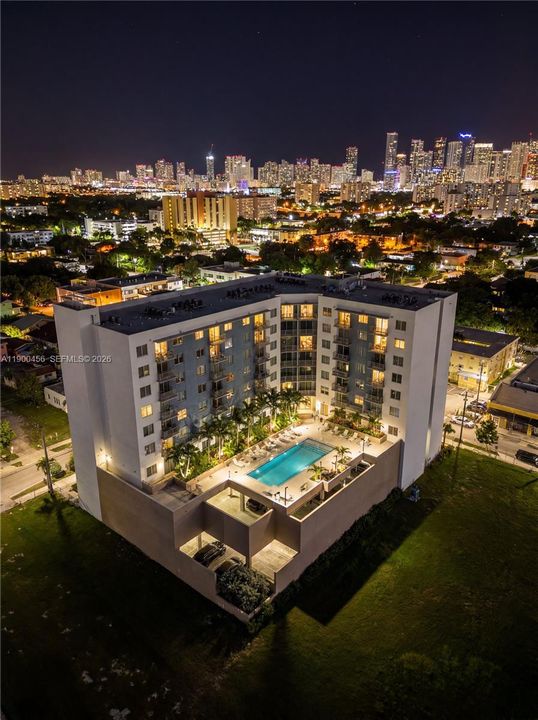 En Venta: $470,000 (2 camas, 2 baños, 1057 Pies cuadrados)