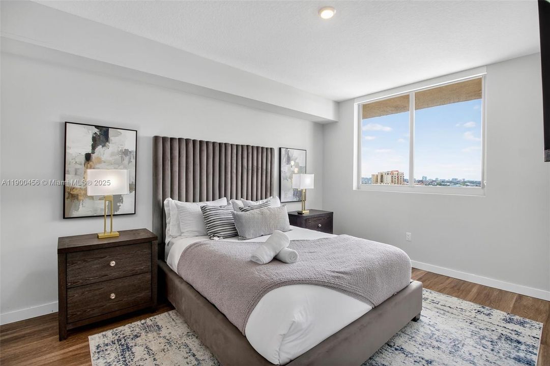 For Sale: $470,000 (2 beds, 2 baths, 1057 Square Feet)