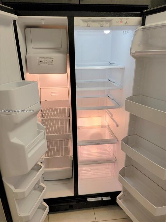 Recently Rented: $1,900 (2 beds, 2 baths, 984 Square Feet)