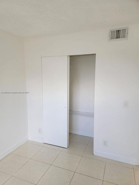 Recently Rented: $1,900 (2 beds, 2 baths, 984 Square Feet)