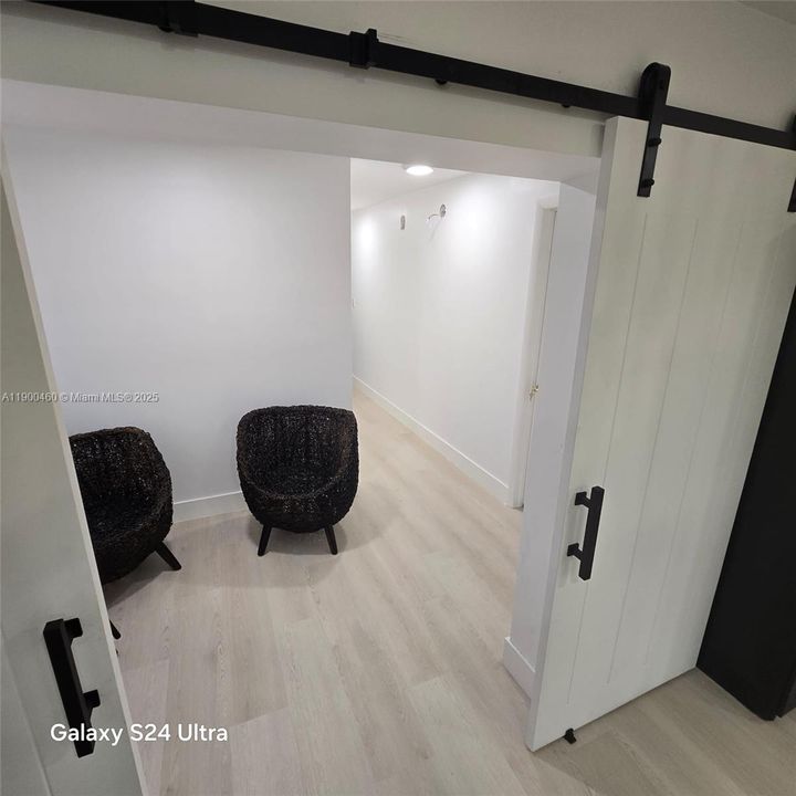 For Sale: $1,200,000 (5 beds, 2 baths, 2544 Square Feet)