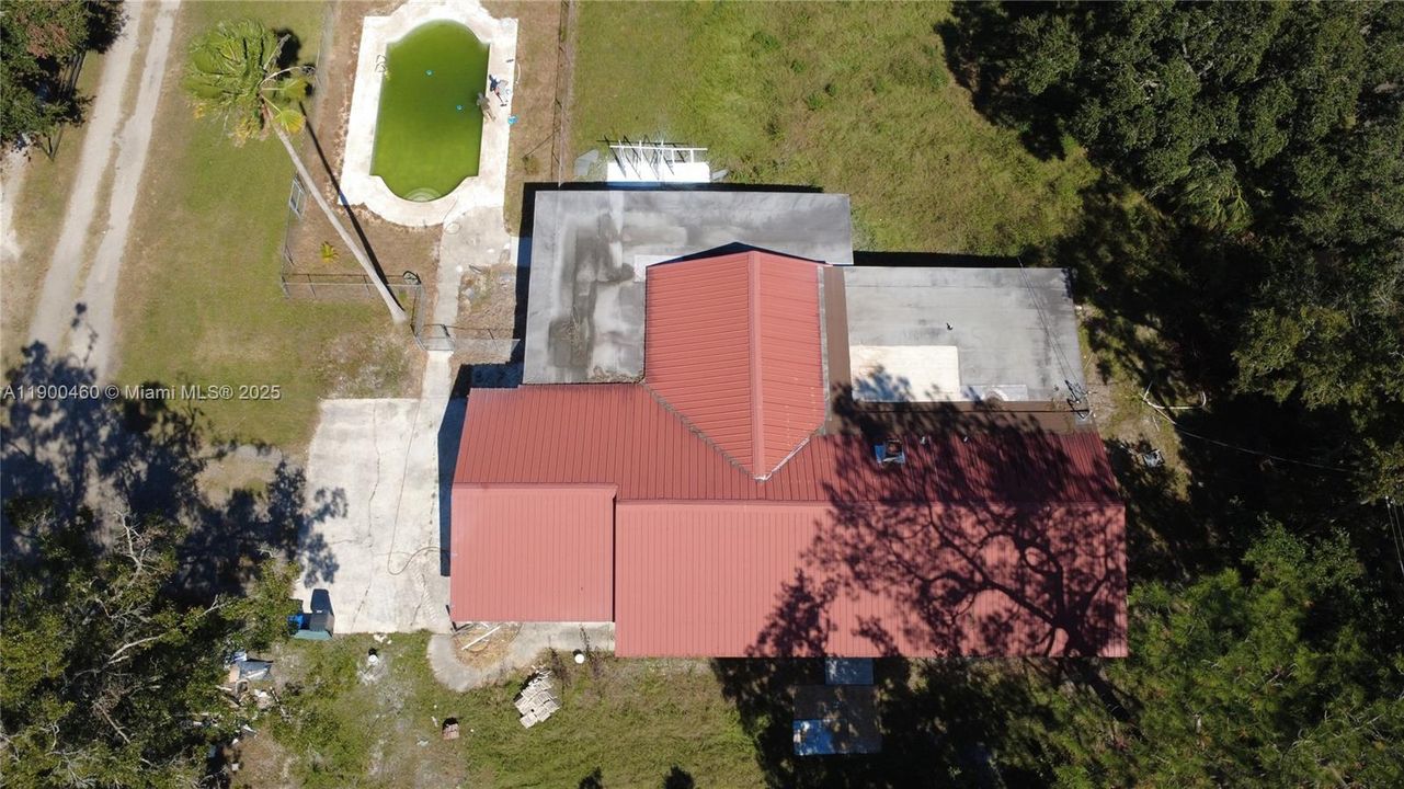 For Sale: $1,200,000 (5 beds, 2 baths, 2544 Square Feet)